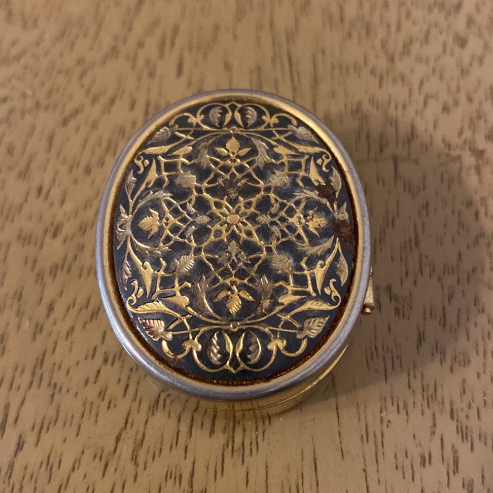 Small Locket Box - Picture 2 of 9